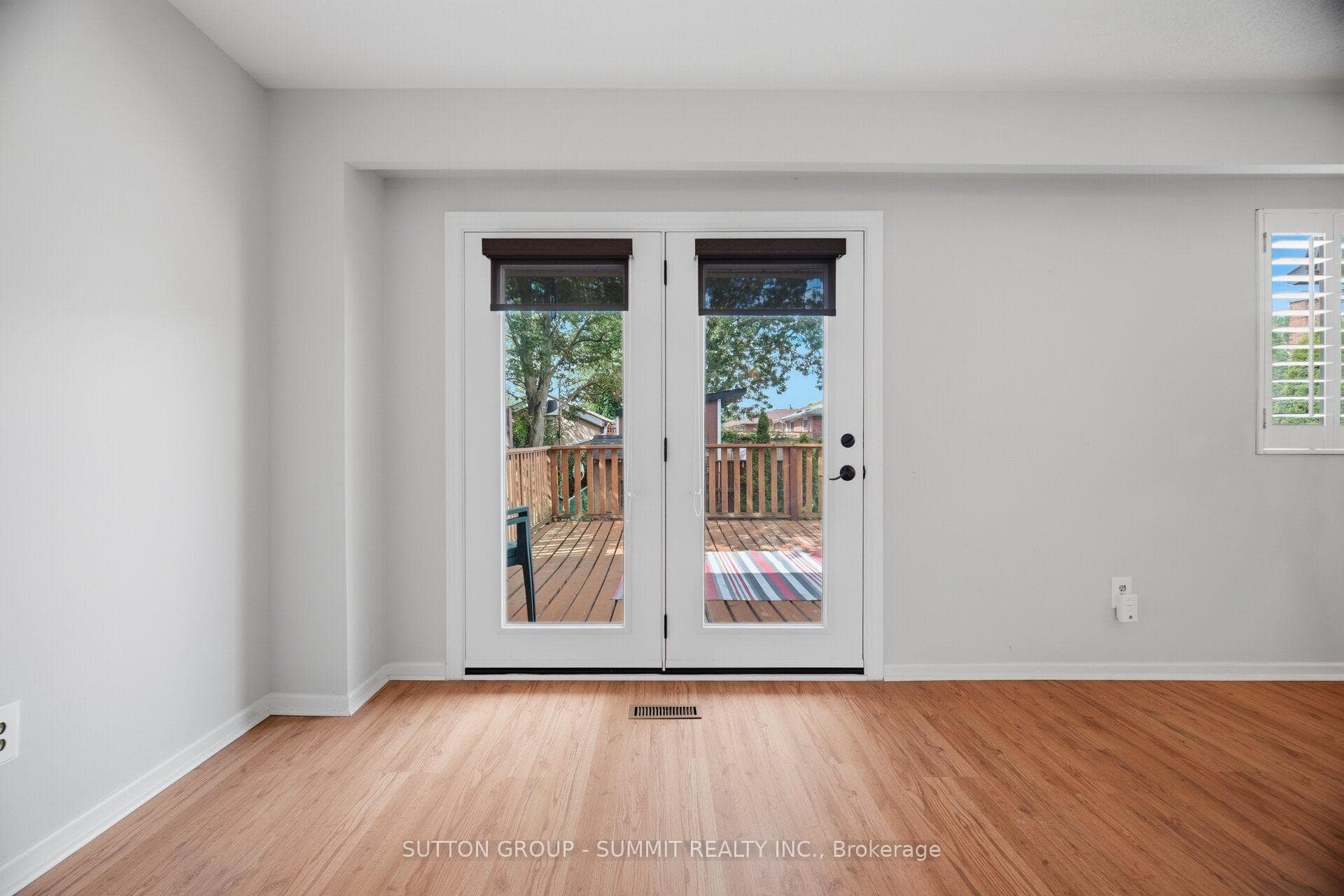 667 Green Meadow Crescent photo 42