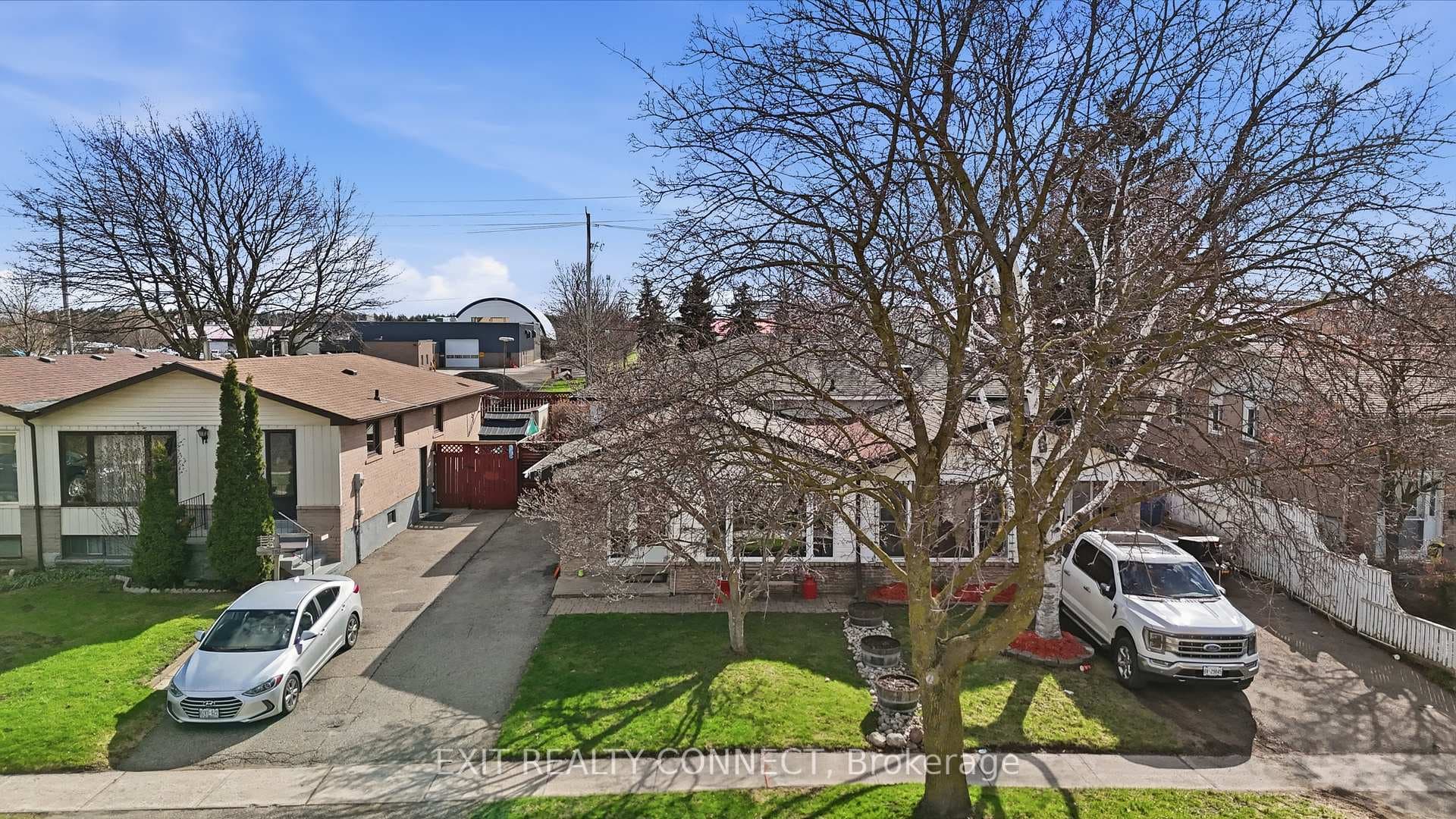 179 Burbank Crescent photo 2