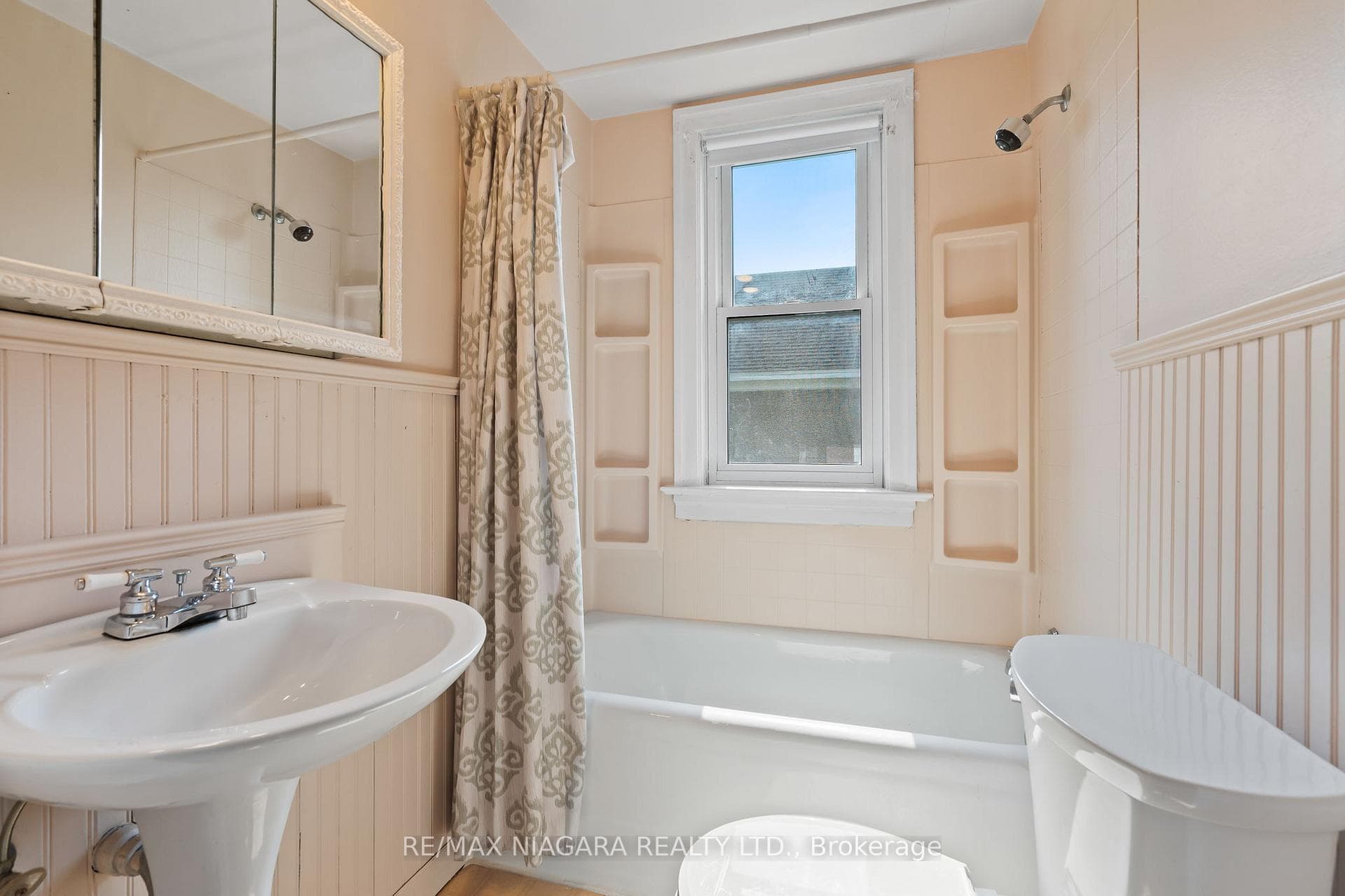 257 Ash Street photo 27