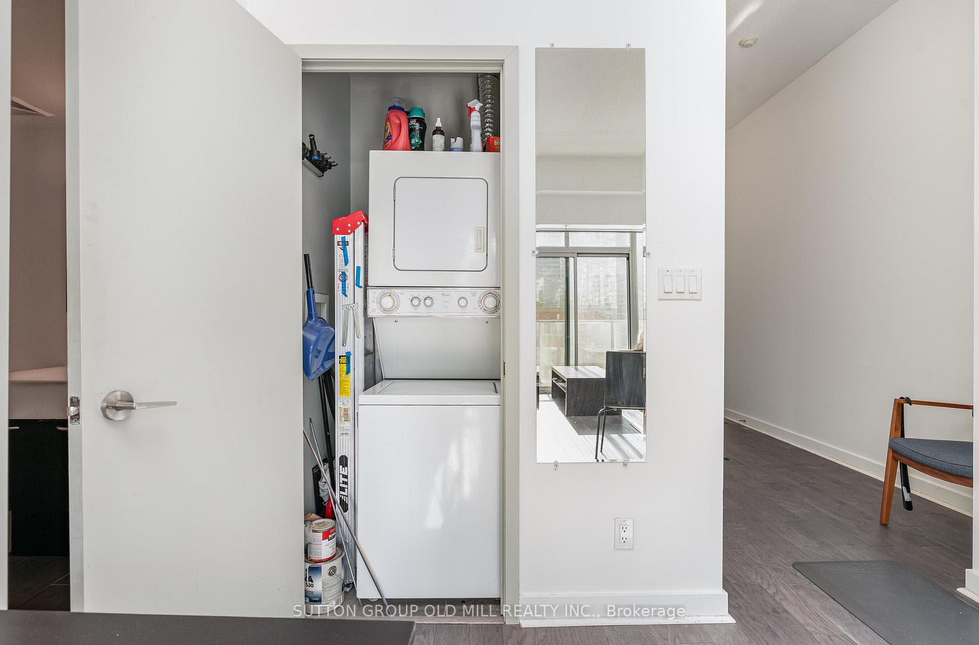 126 Simcoe Street Unit 713 photo 8