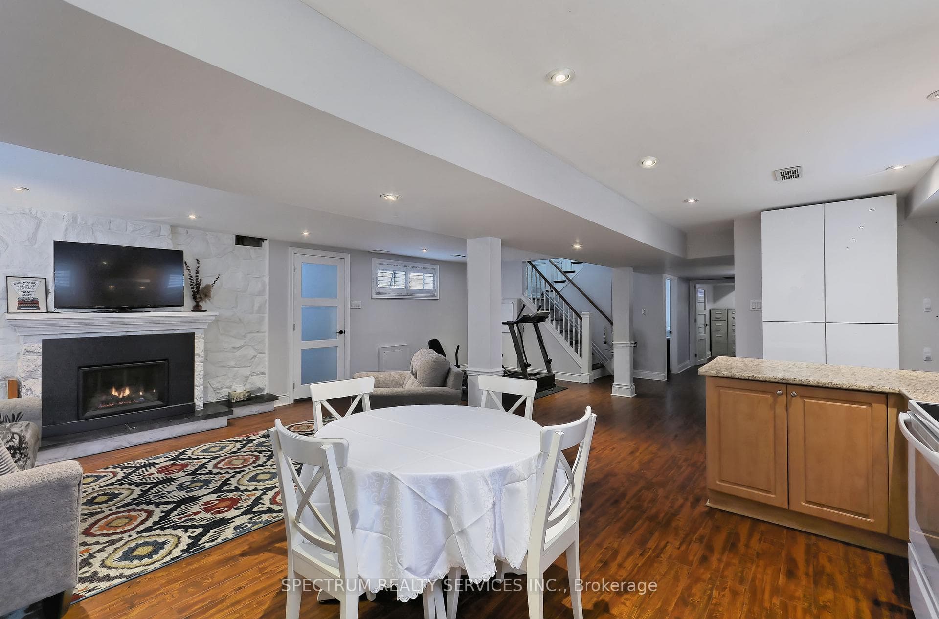 115 Exbury Road photo 24