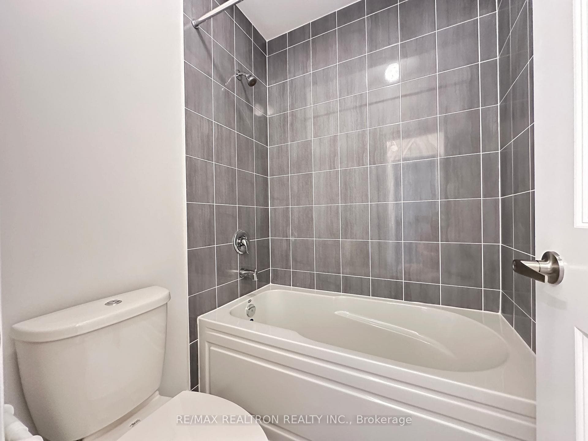 190 Tennant Circle photo 16