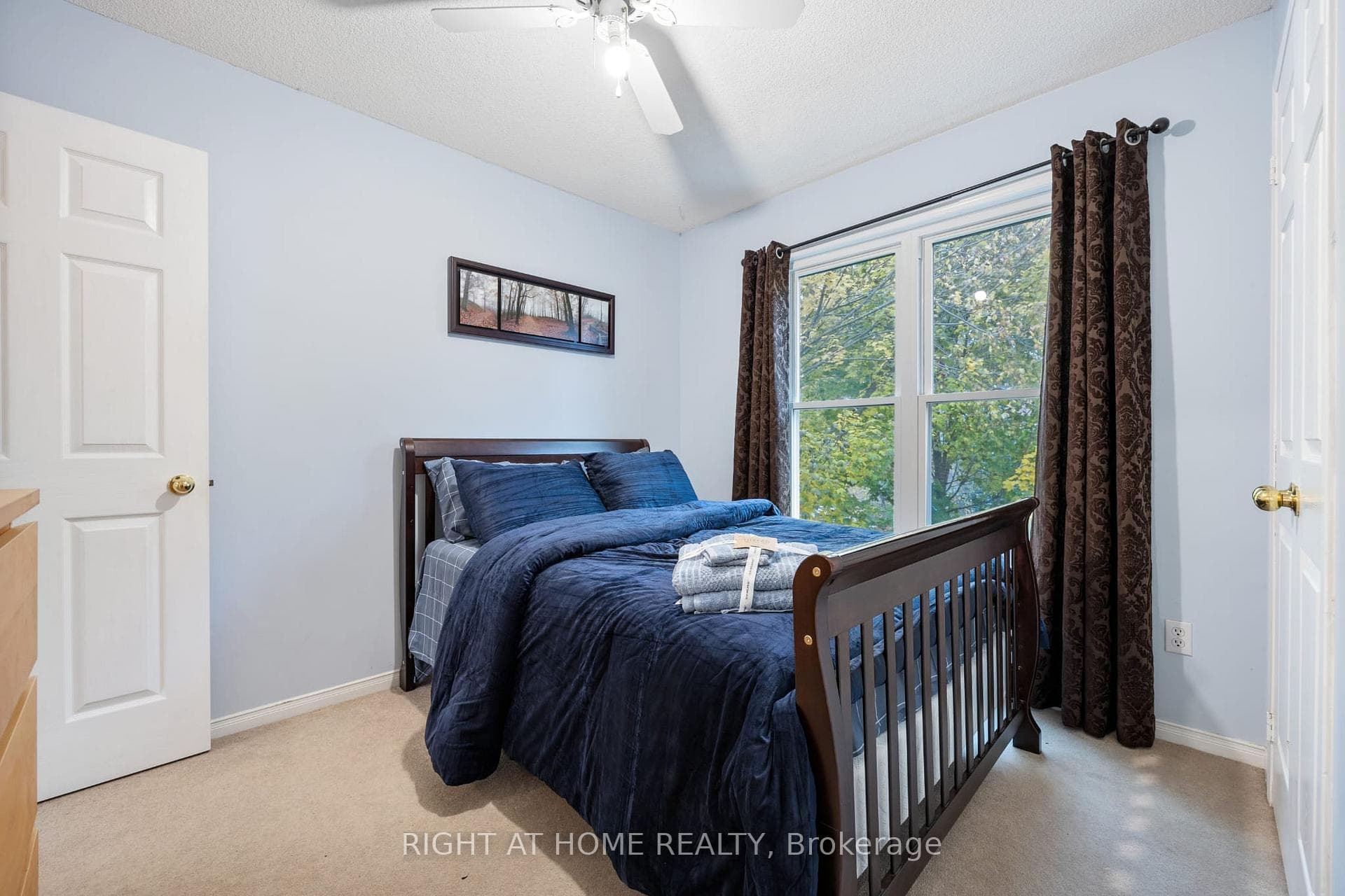 54 Amberhill Way photo 11