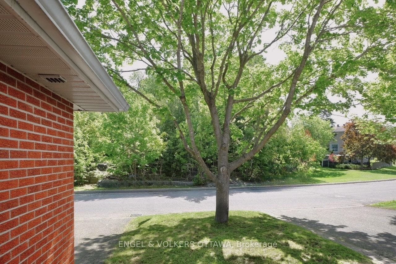 1152 Des Forets Avenue photo 31