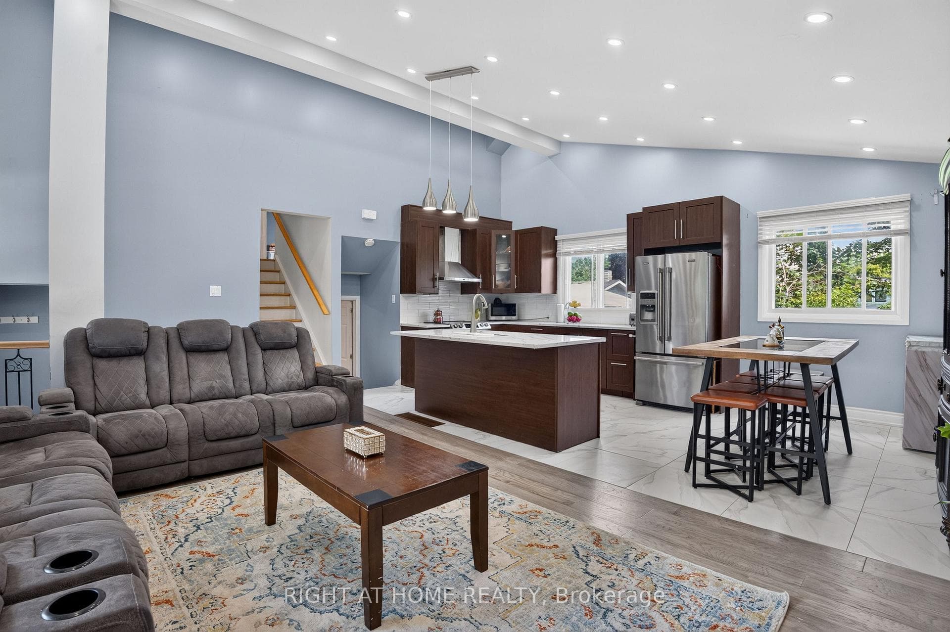 1385 Chartrand Avenue photo 3