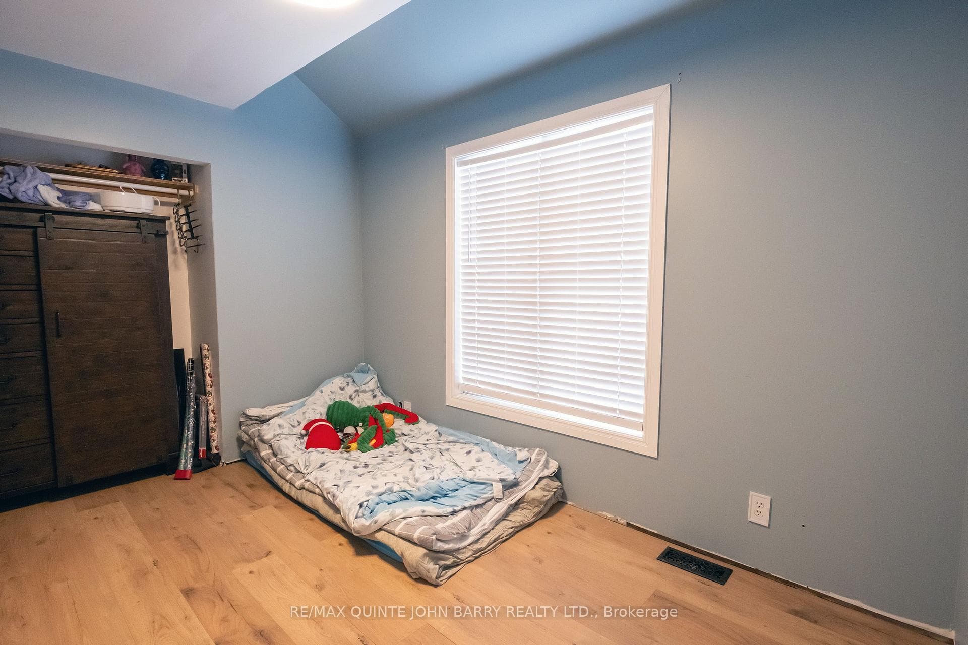 61 Kidd Avenue photo 17