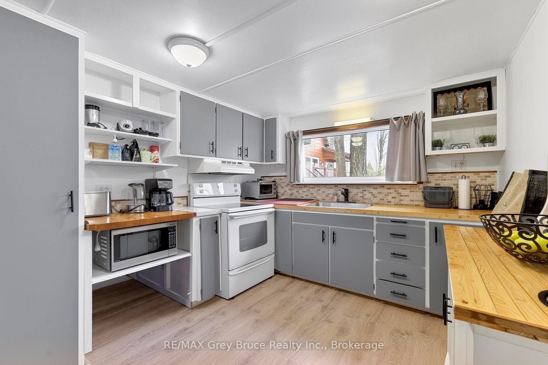 124 Stanley Drive photo 12