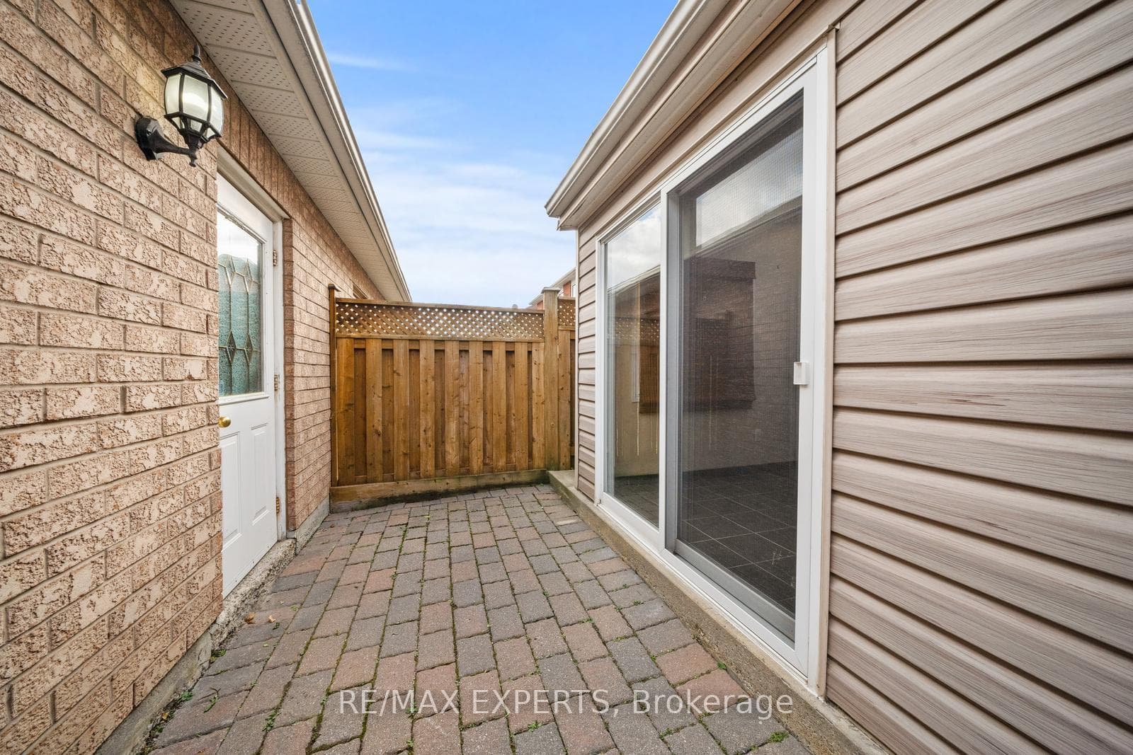 53 La Neve Avenue photo 33