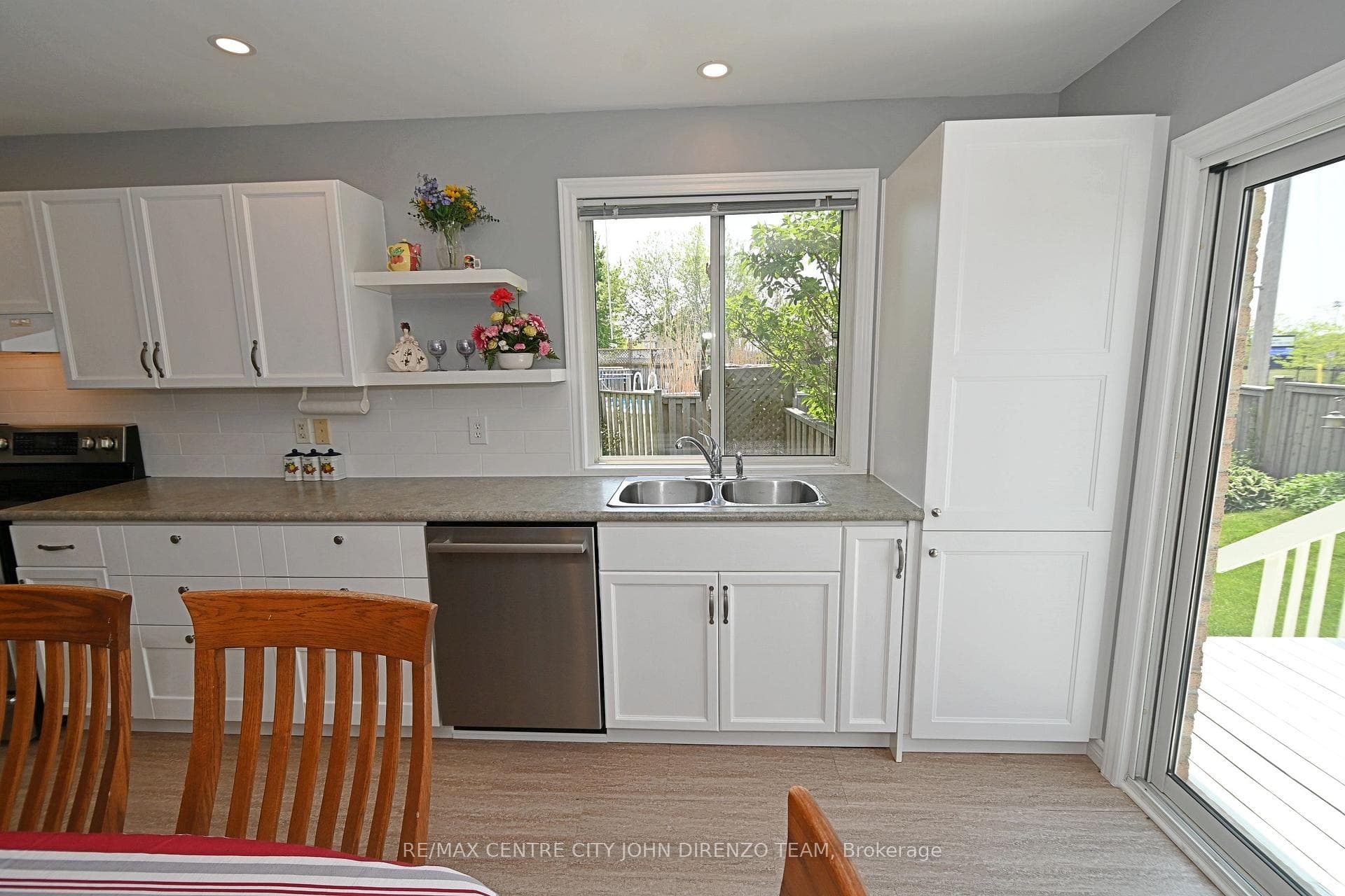 117 Hagerman Crescent photo 8