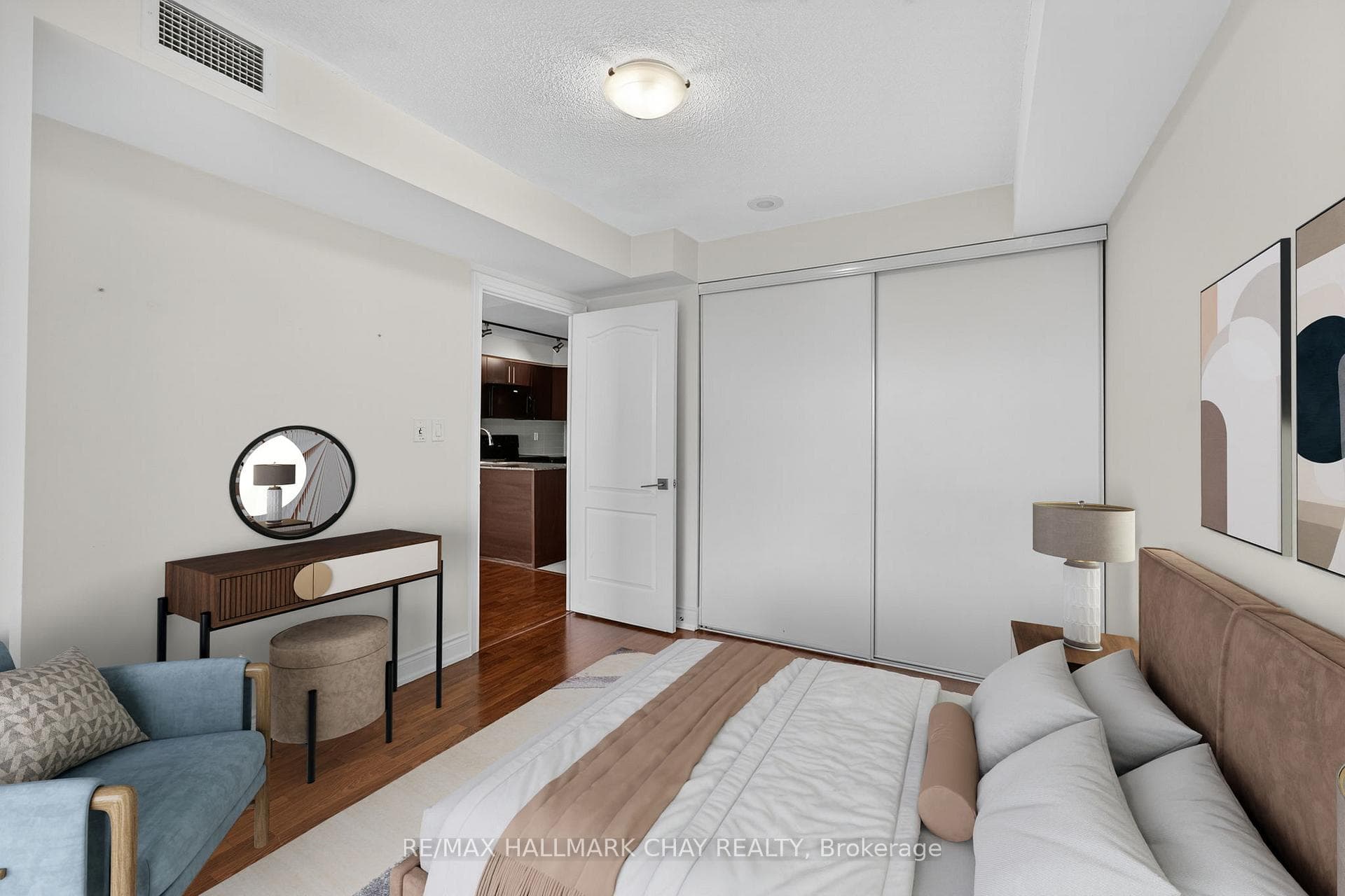 60 South Town Centre Boulevard Unit 819 photo 10