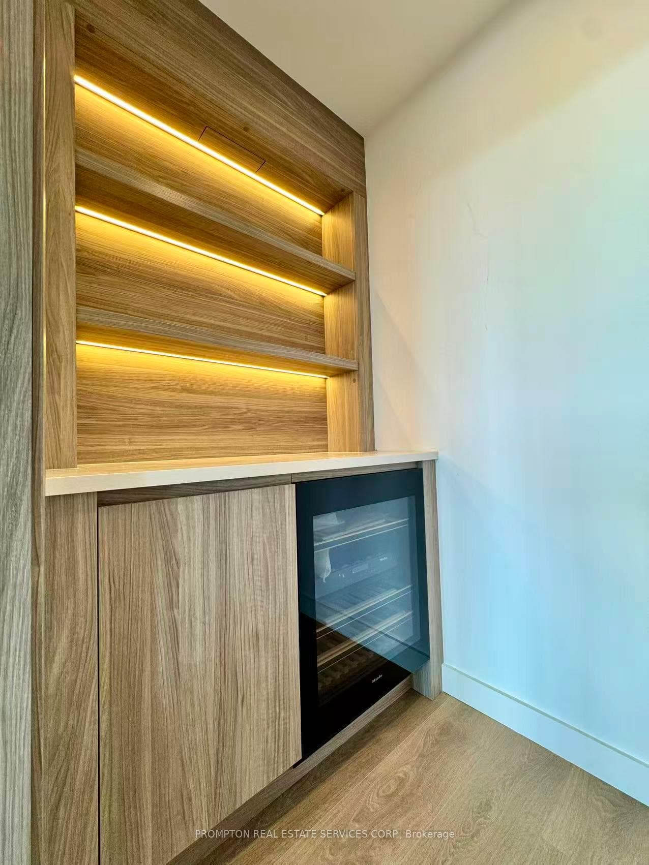 18 Esther Shiner Boulevard Unit 2301 photo 9