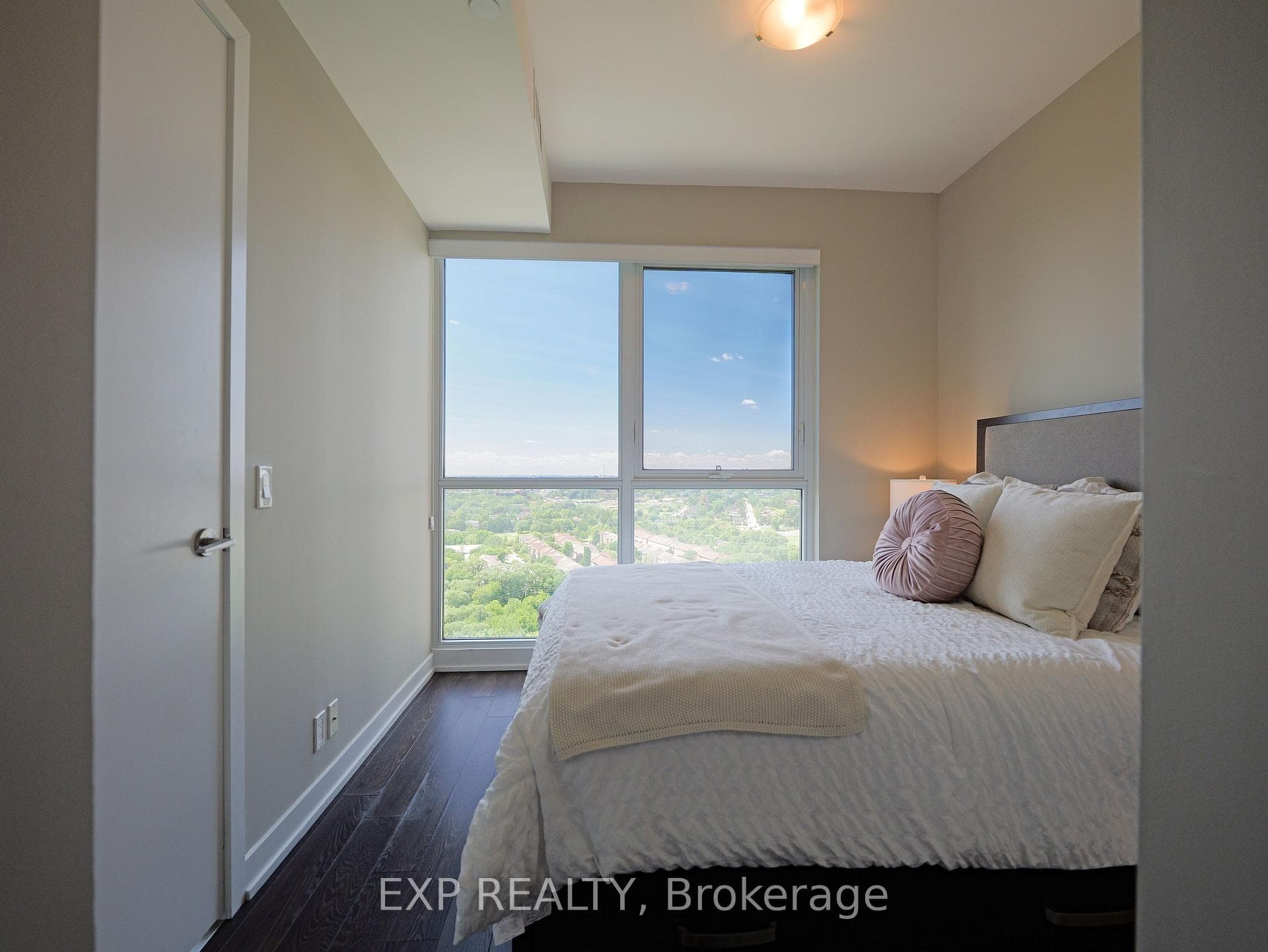 10 Park Lawn Road Unit 2204 photo 17
