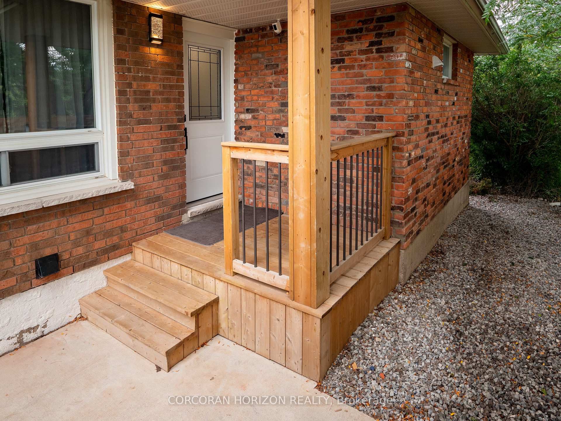 11 Thorncliff Drive photo 3