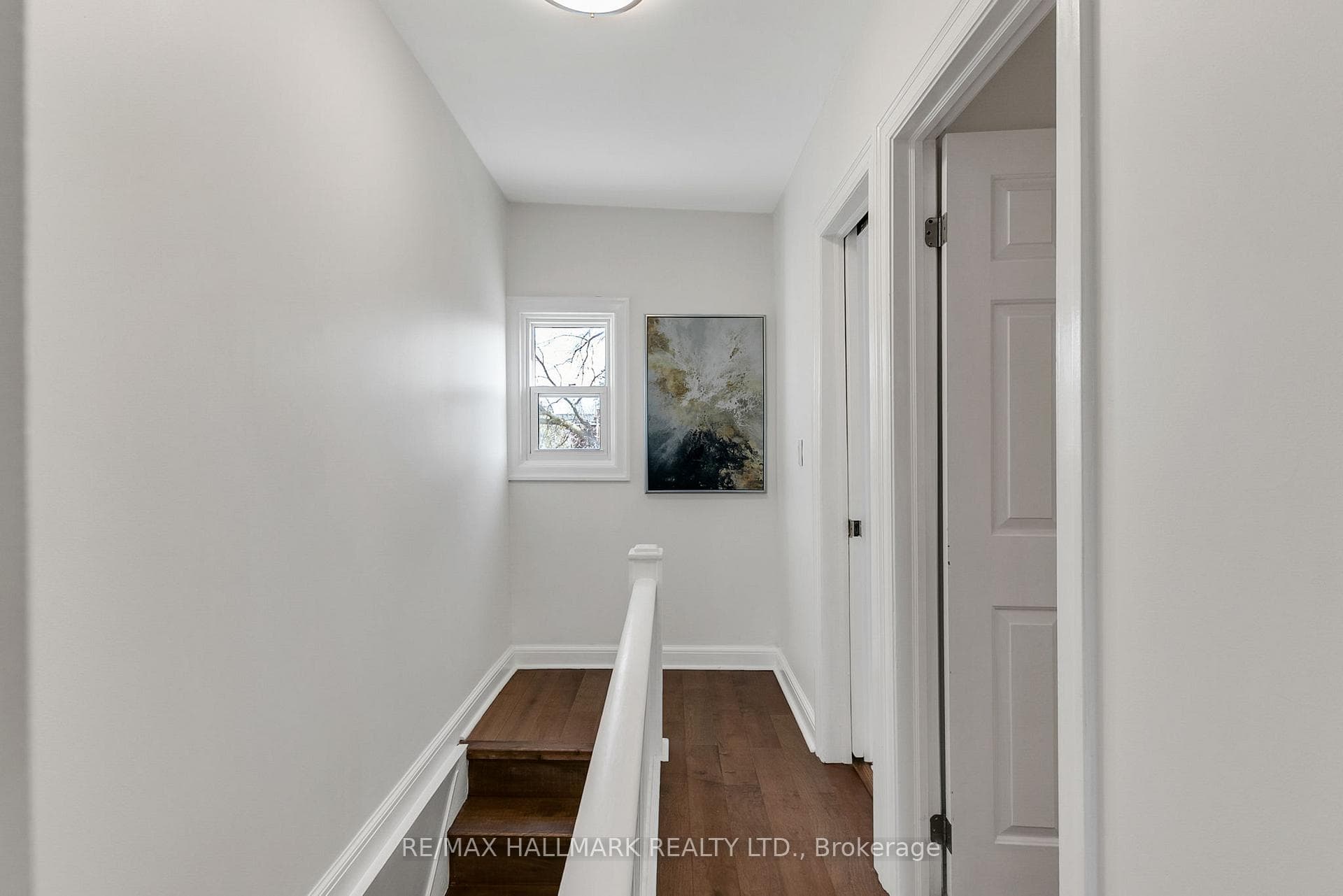 697 Mortimer Avenue photo 27