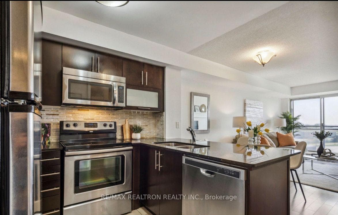 55 De Boers Drive Unit 708 photo 2