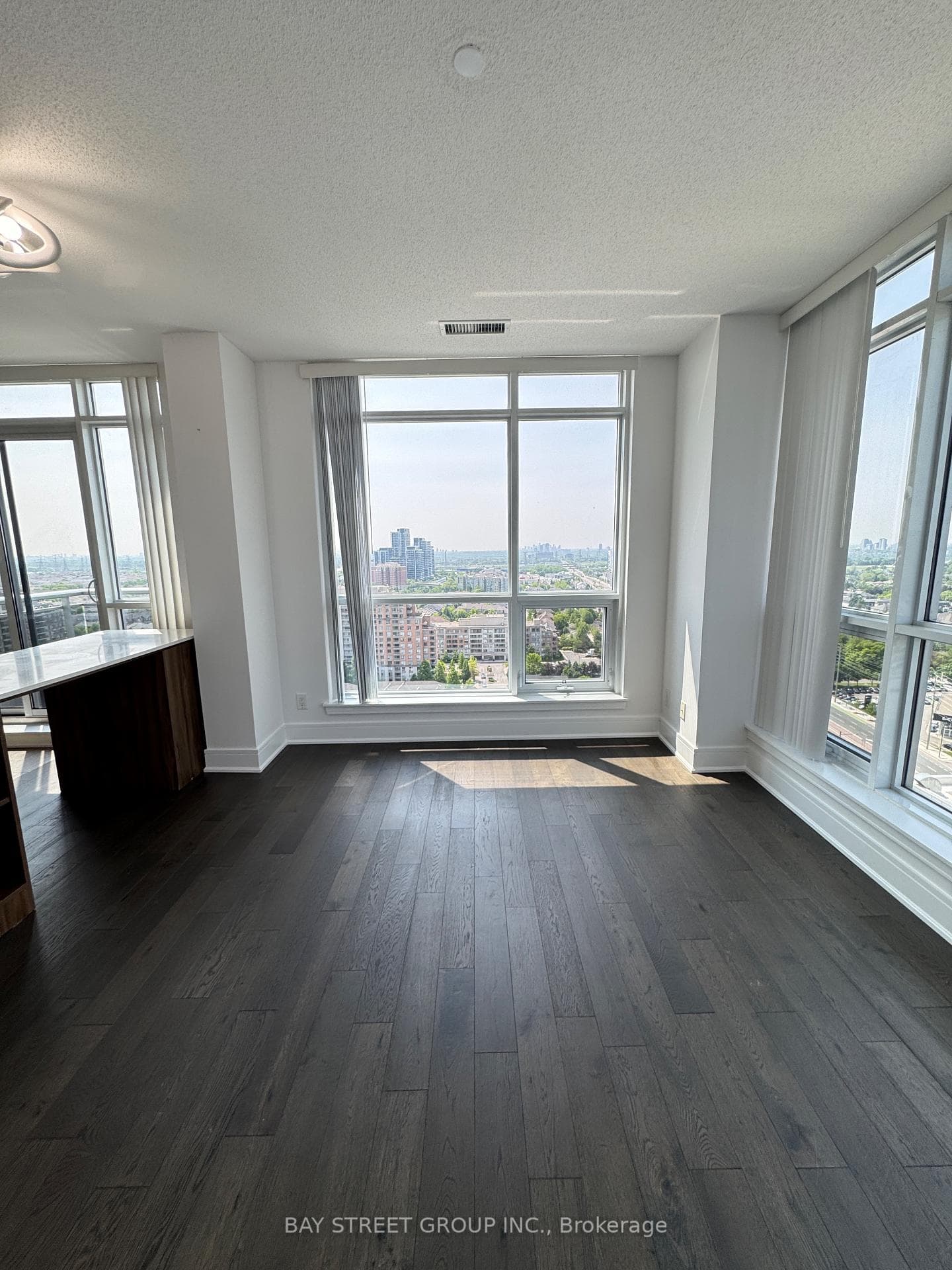 9205 YONGE Street Unit 2007 photo 9