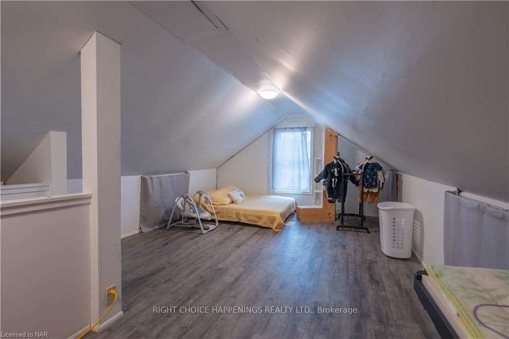 69 HURON Street photo 10