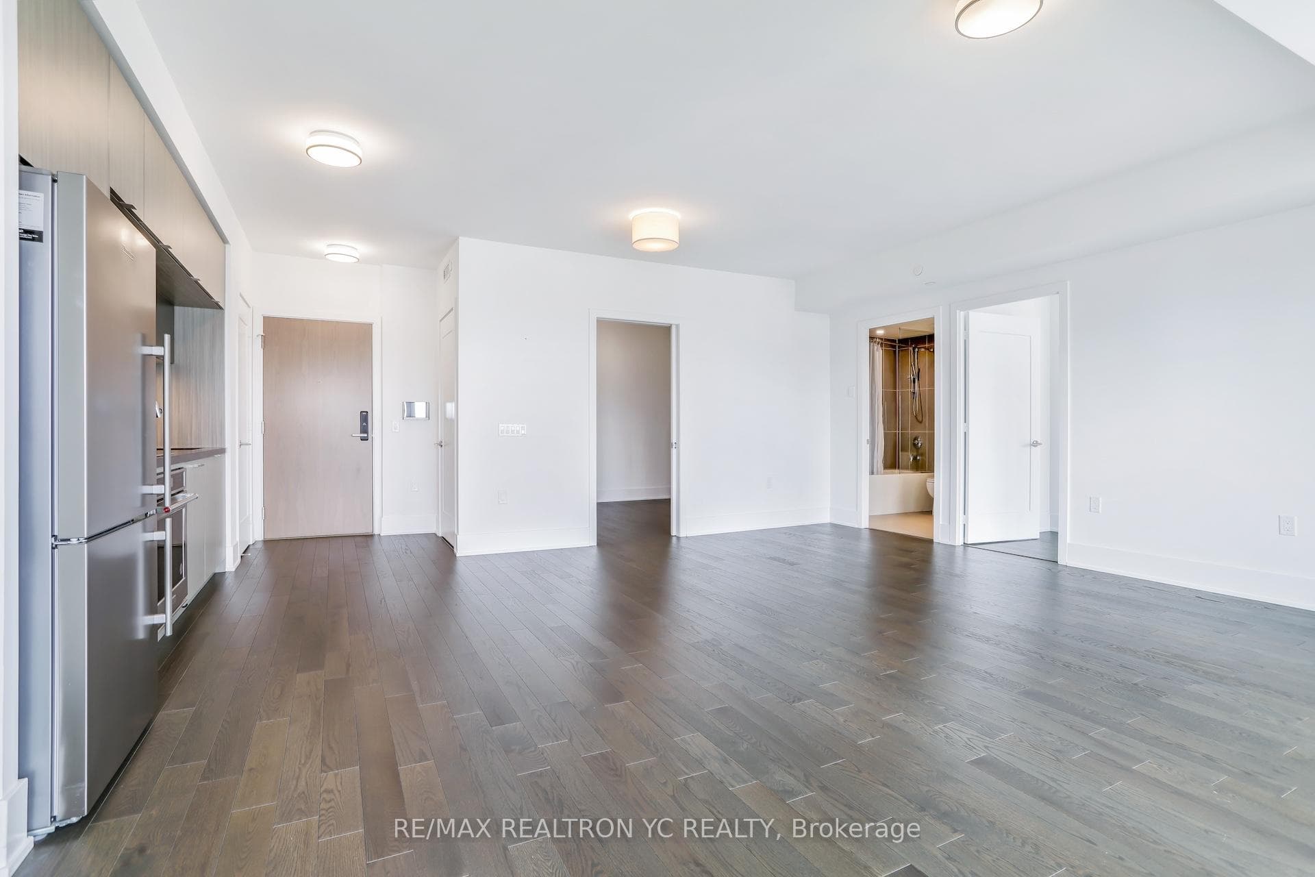 585 Bloor Street Unit 3819 photo 7