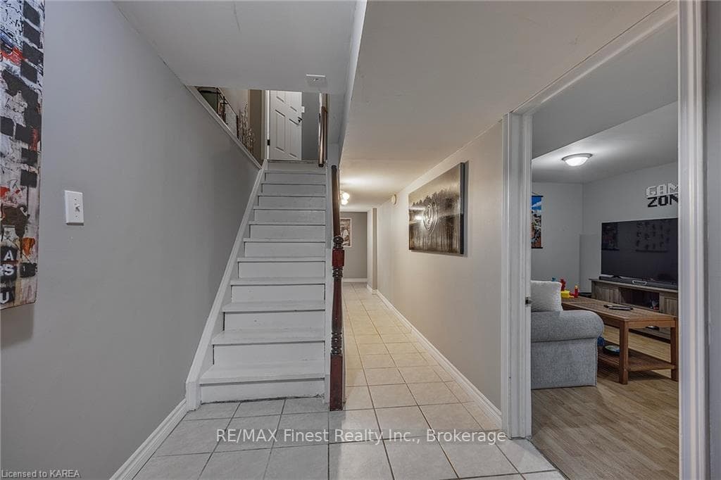 798 DAVIS Drive photo 31