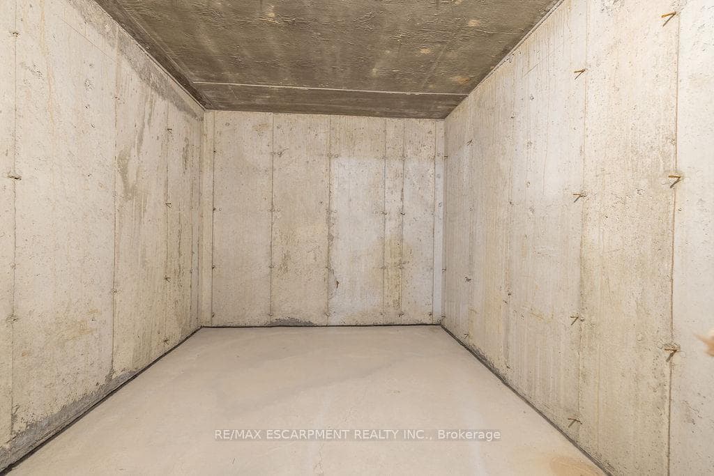 67 Lise Lane photo 32