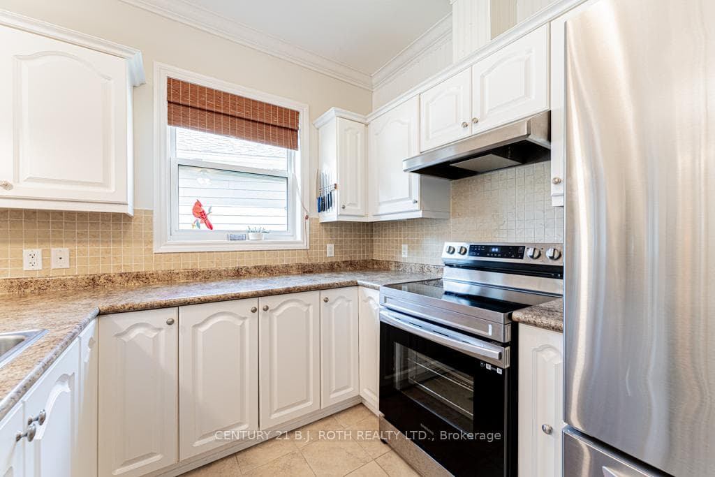 39 Riverwalk Drive photo 6