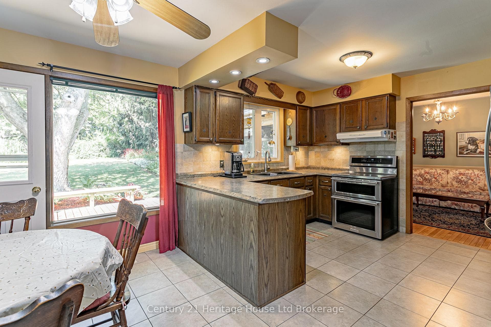 6 Millard Street photo 11