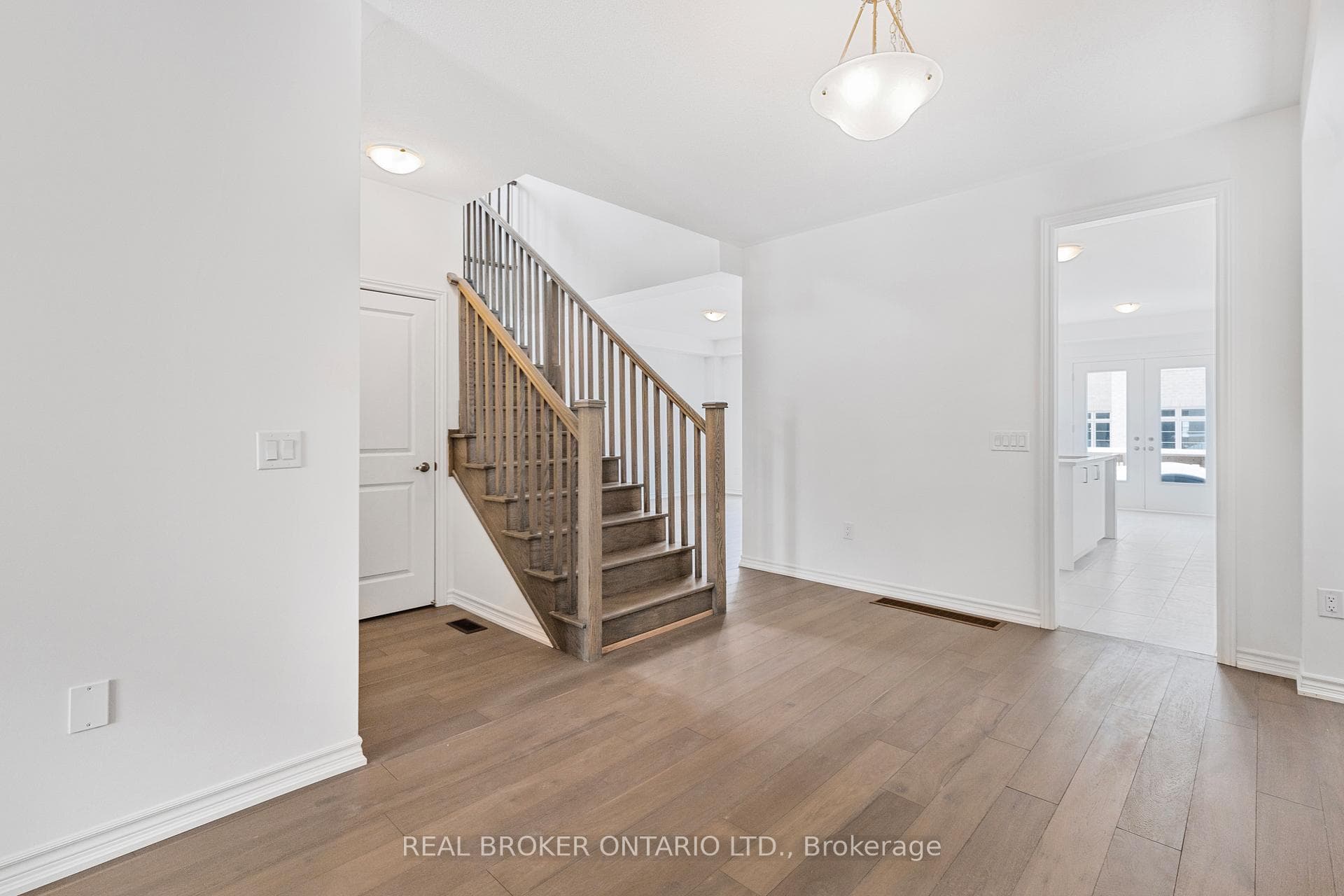 8 Daisy Street photo 15