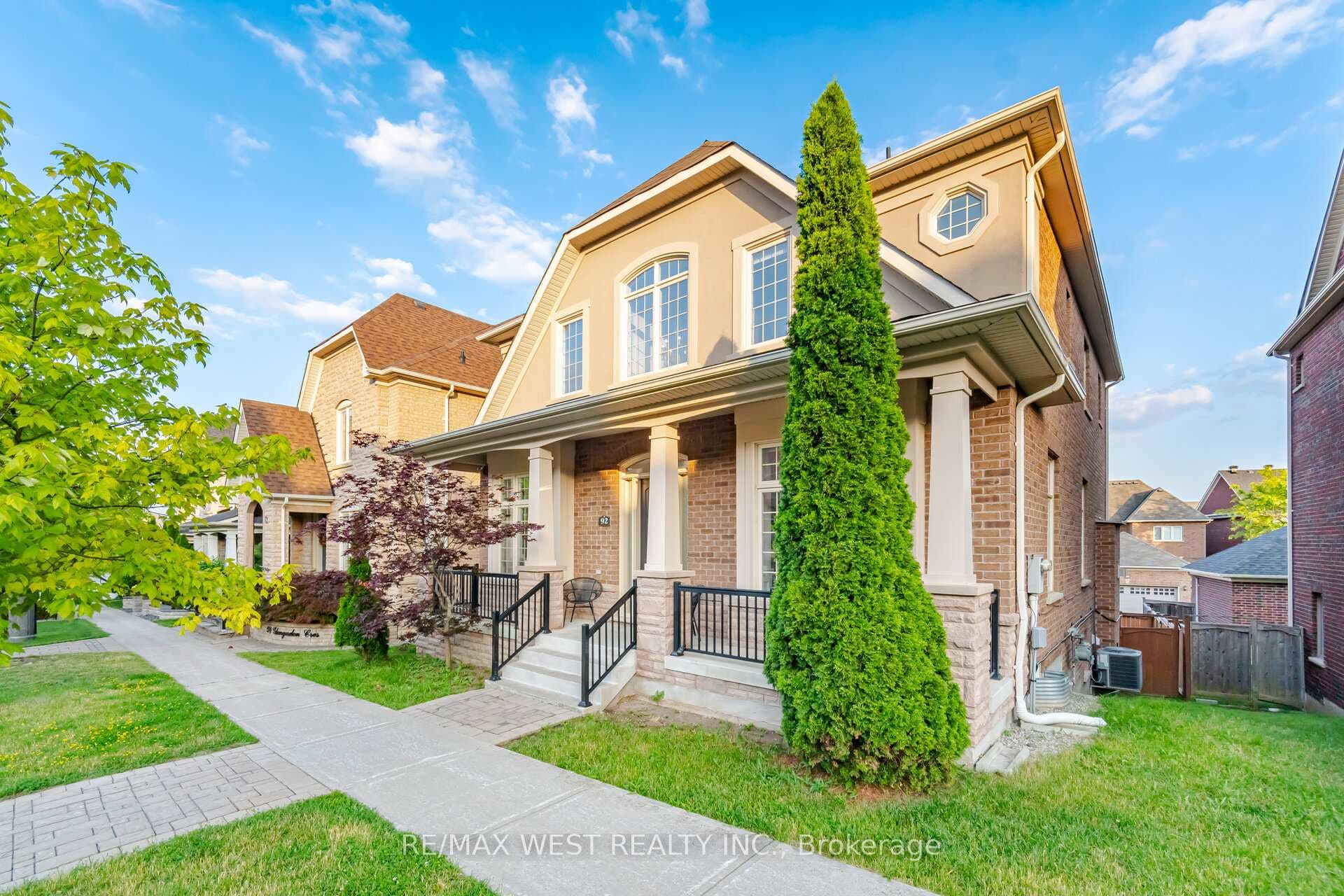 92 Glengordon Crescent photo 6