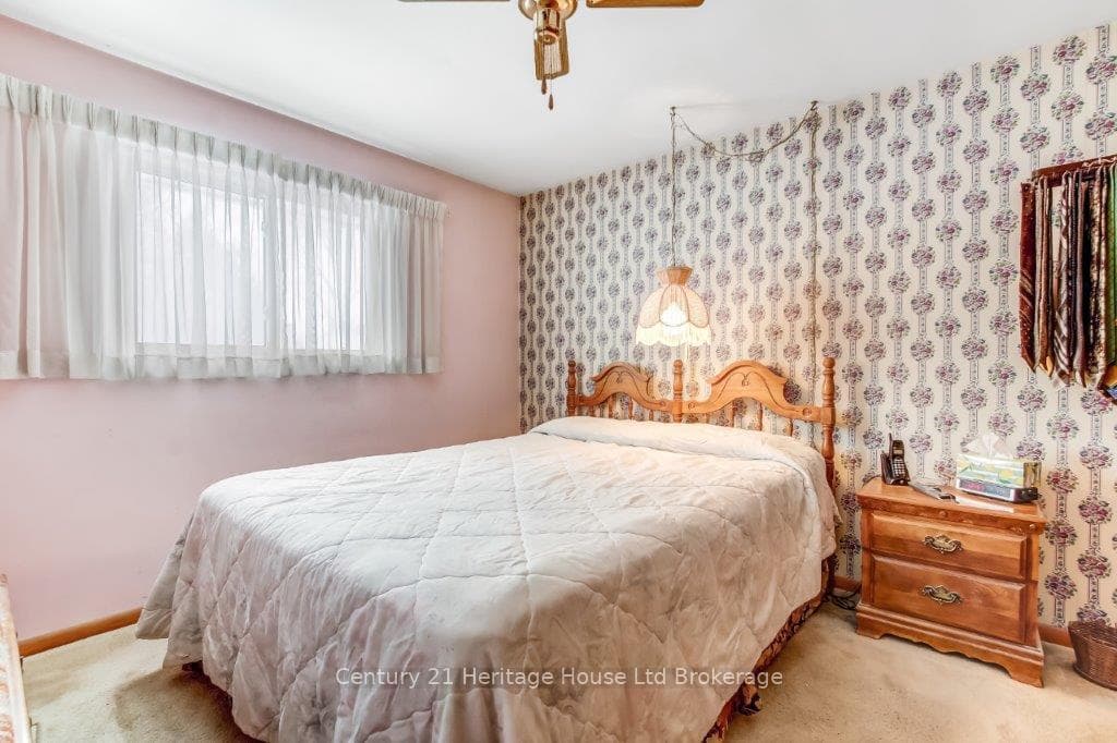 876 Isabel Street photo 11