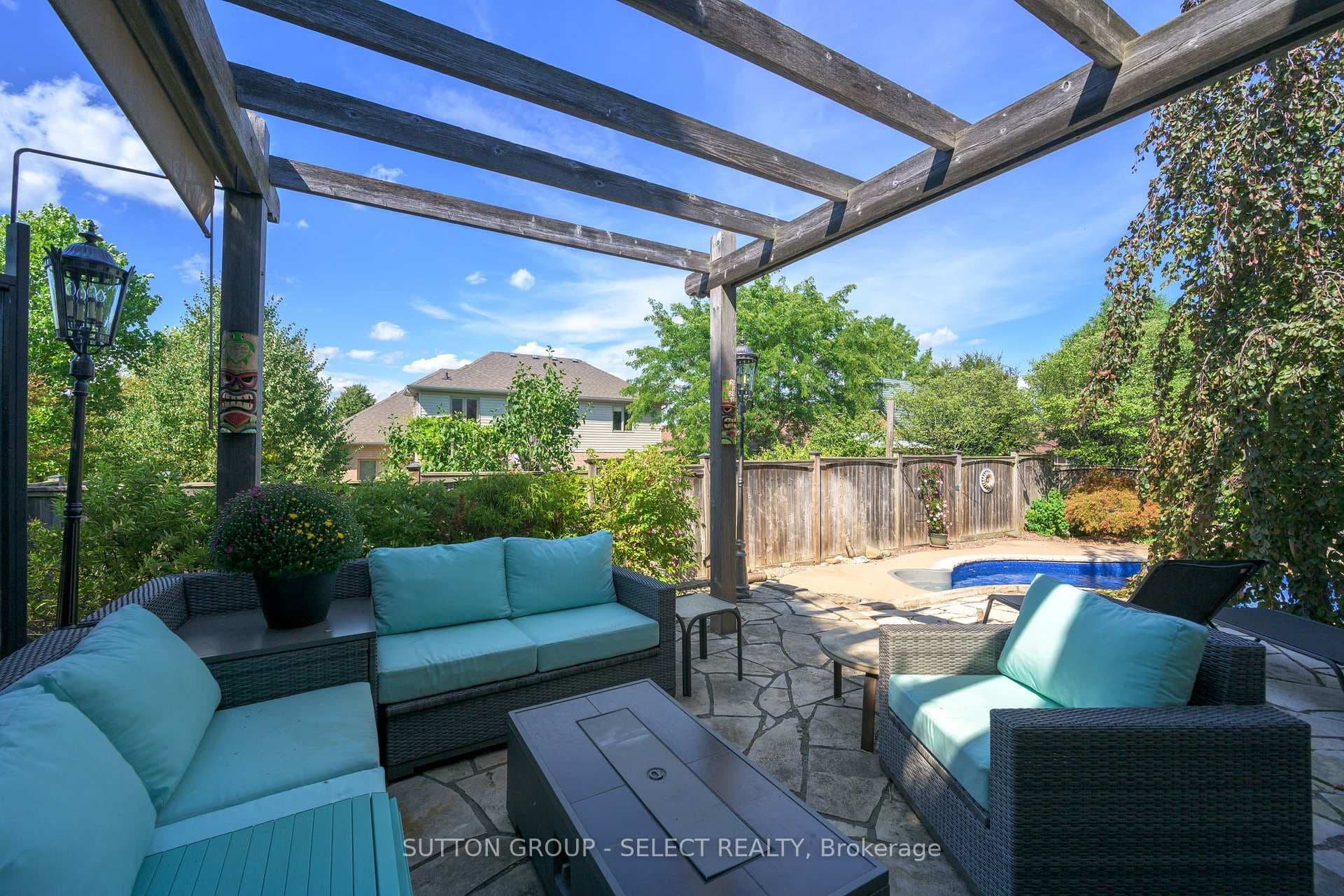 1186 Aintree Road photo 36