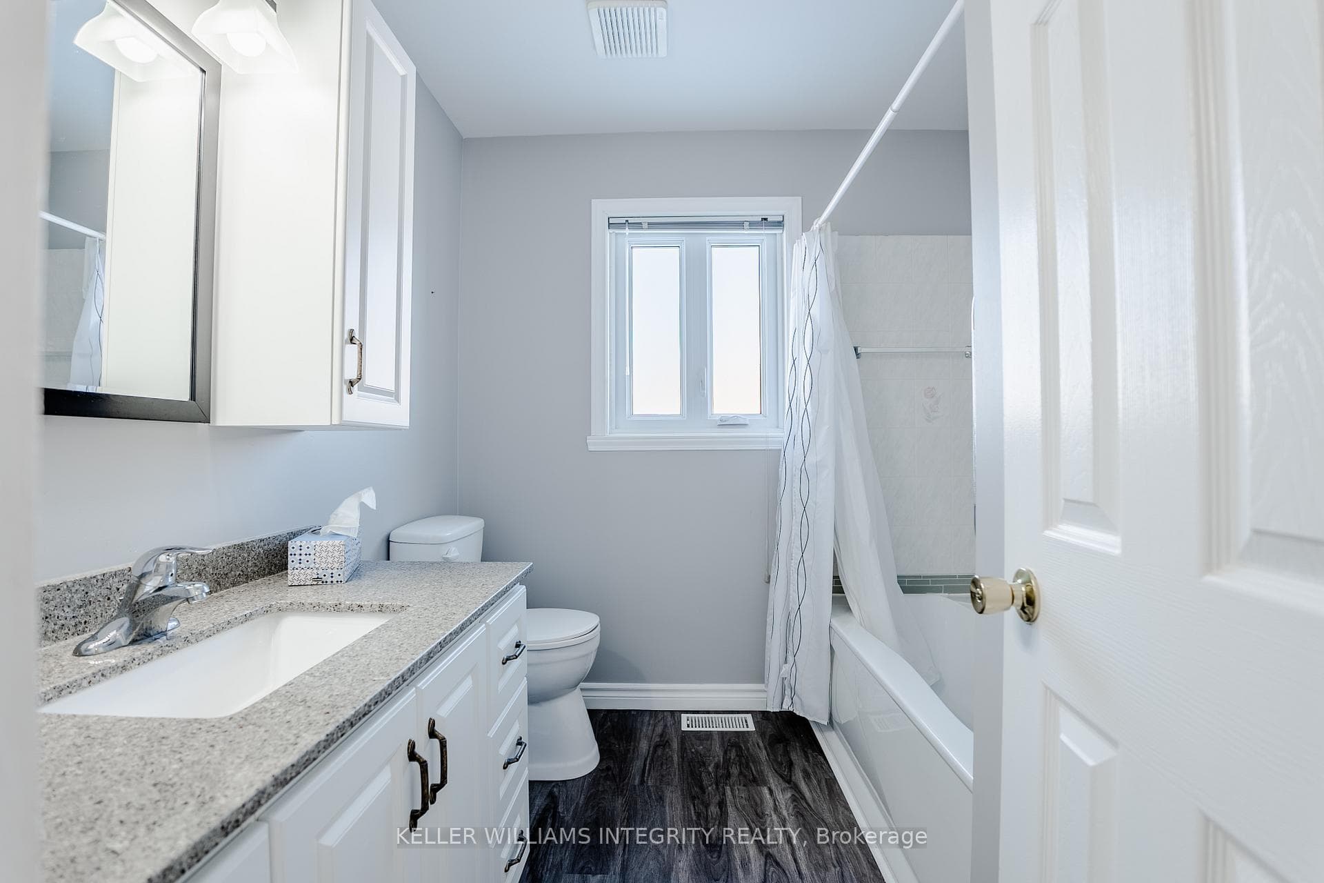 57 Sandfield Avenue photo 23