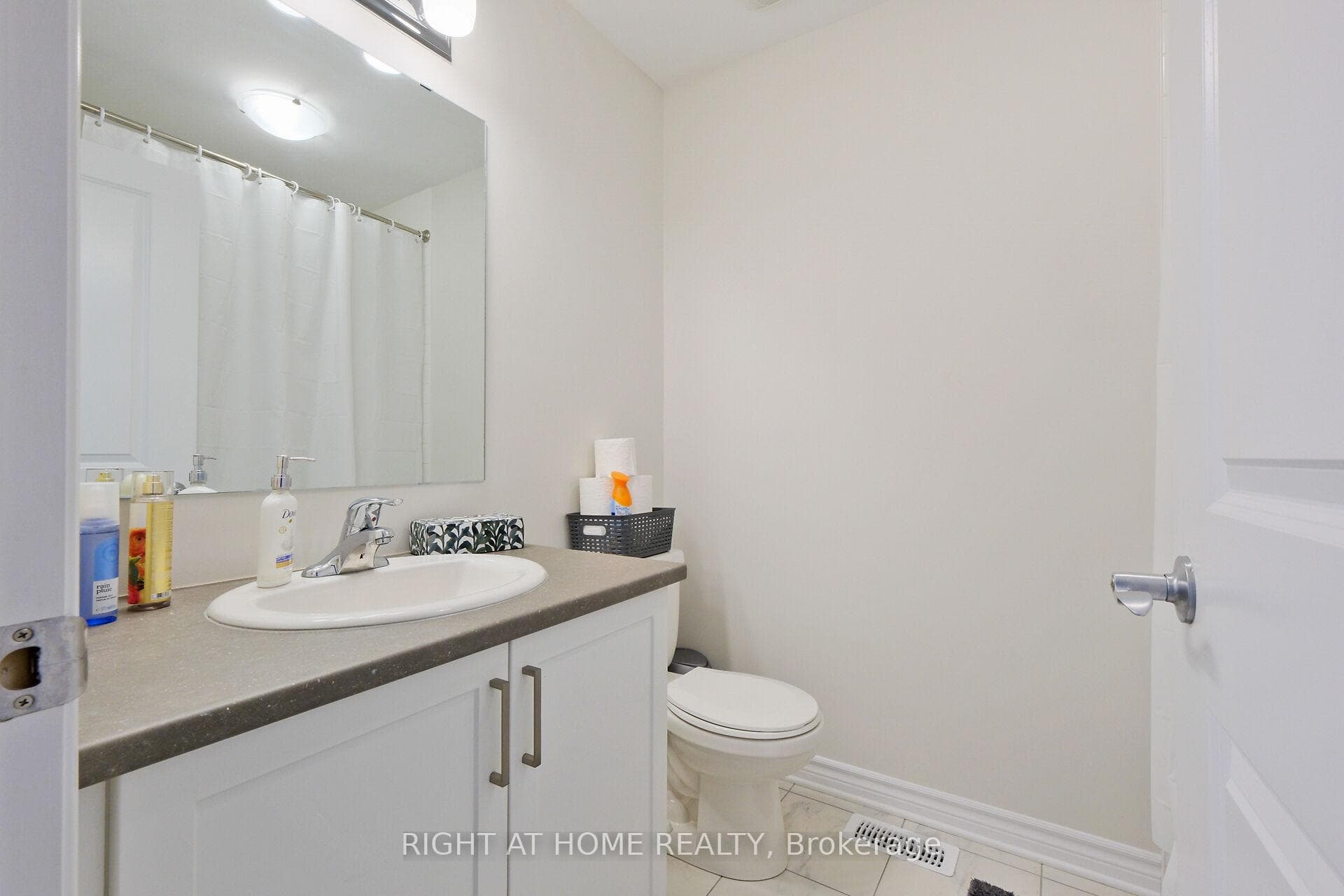 956 Socca Crescent photo 30