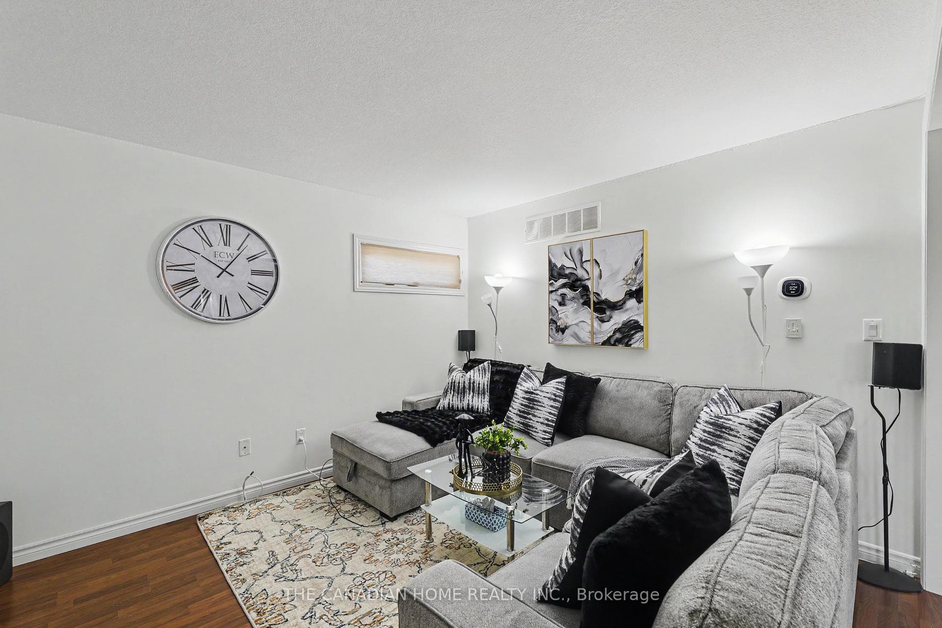 219 PICTON Street photo 15