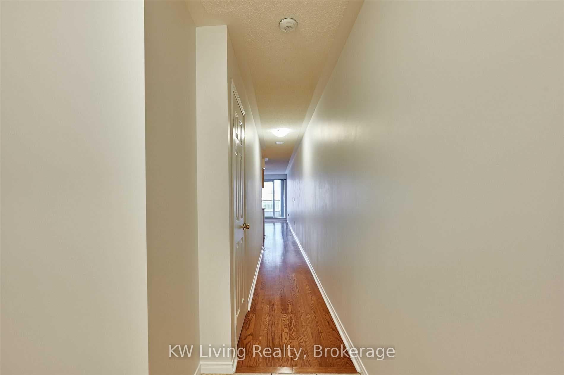 909 Bay Street Unit 606 photo 6