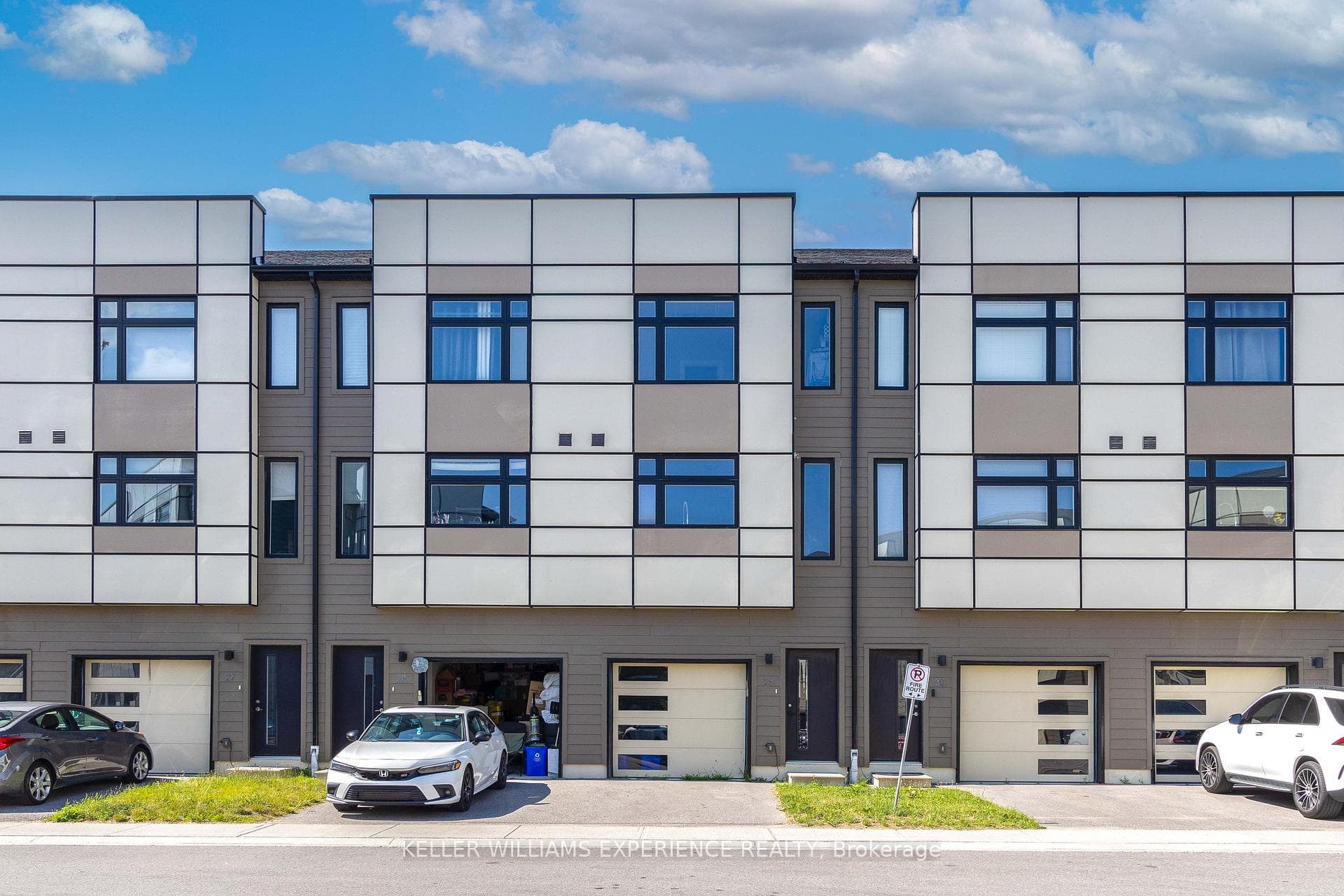540 Essa Road Unit 29 photo 1