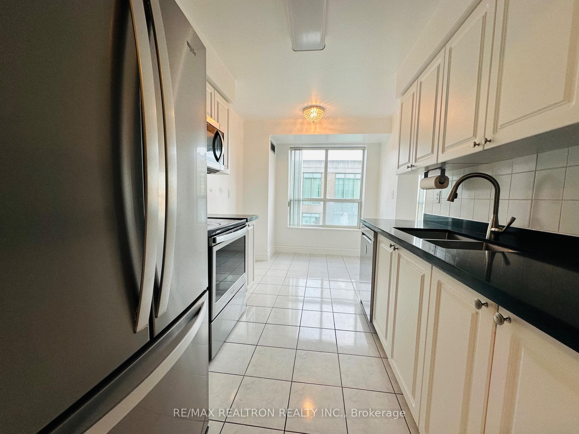 29 Pemberton Avenue Unit 1209 photo 7