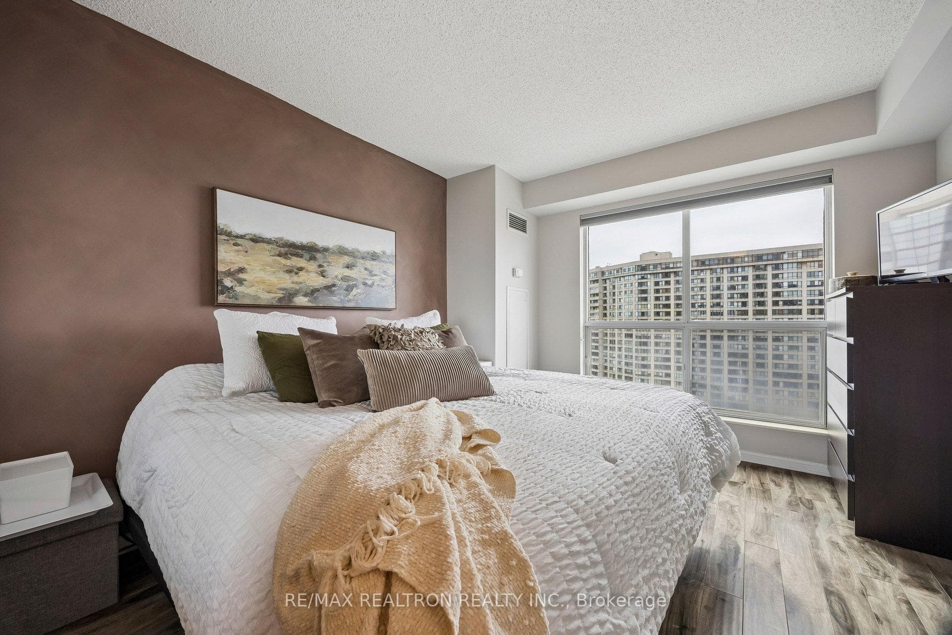 23 Lorraine Drive Unit 1602 photo 19