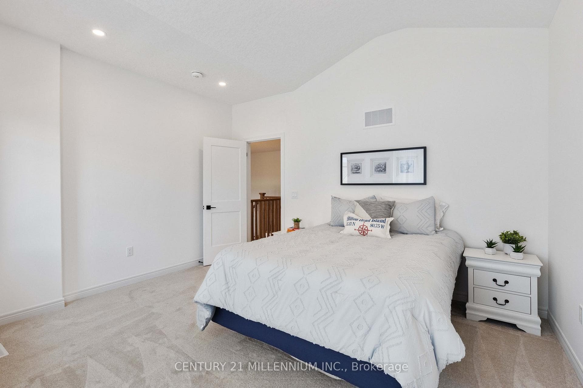 135 Plewes Drive photo 24