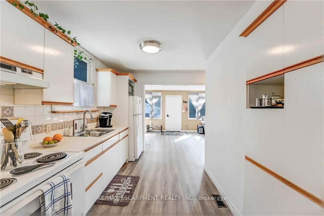 111 East 25th Street photo 11