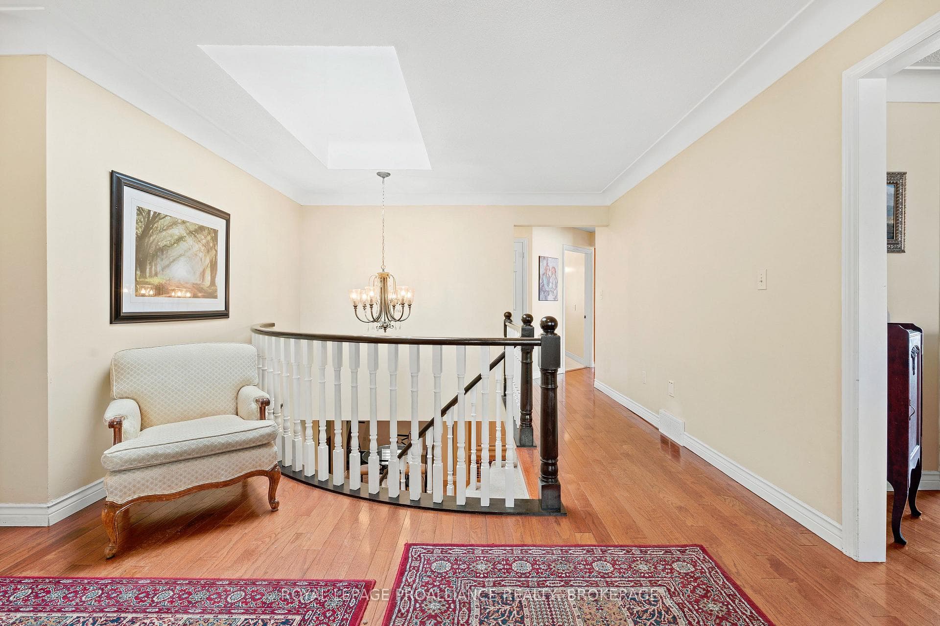 254 Friarhill Crescent photo 7