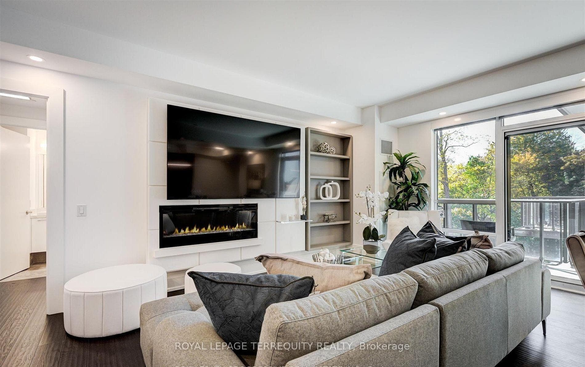 3 Southvale Drive Unit 401 photo 6