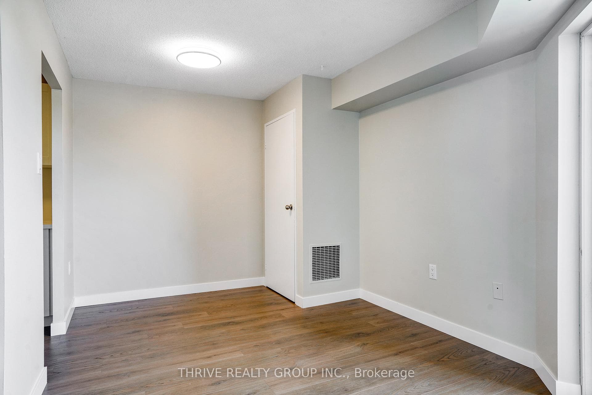 860 Commissioners Road Unit 1403 photo 6