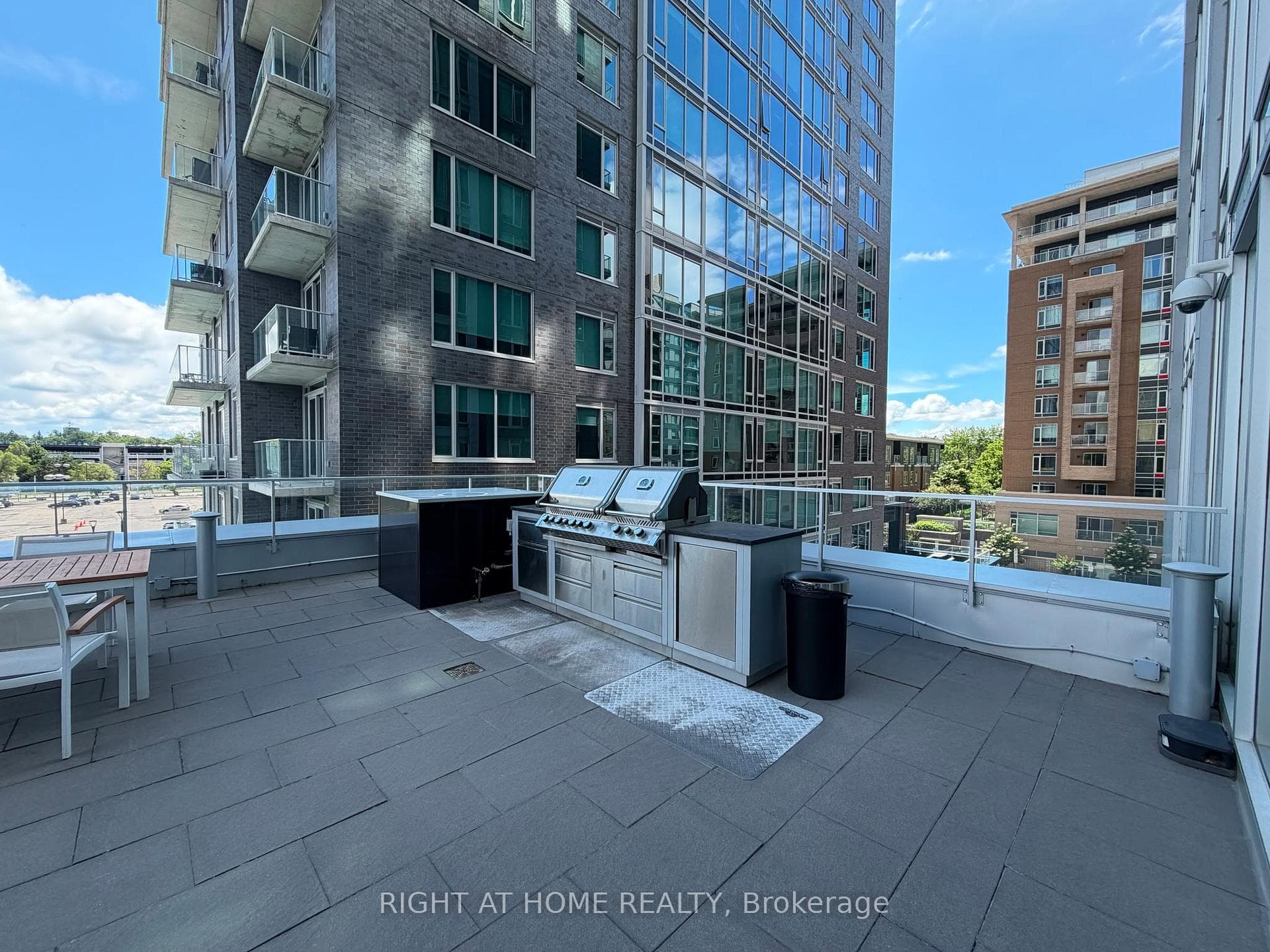 111 Champagne Avenue Unit 309 photo 32