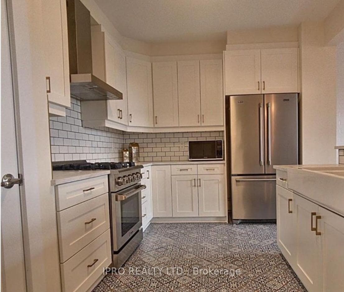 380 APHELION Crescent photo 15