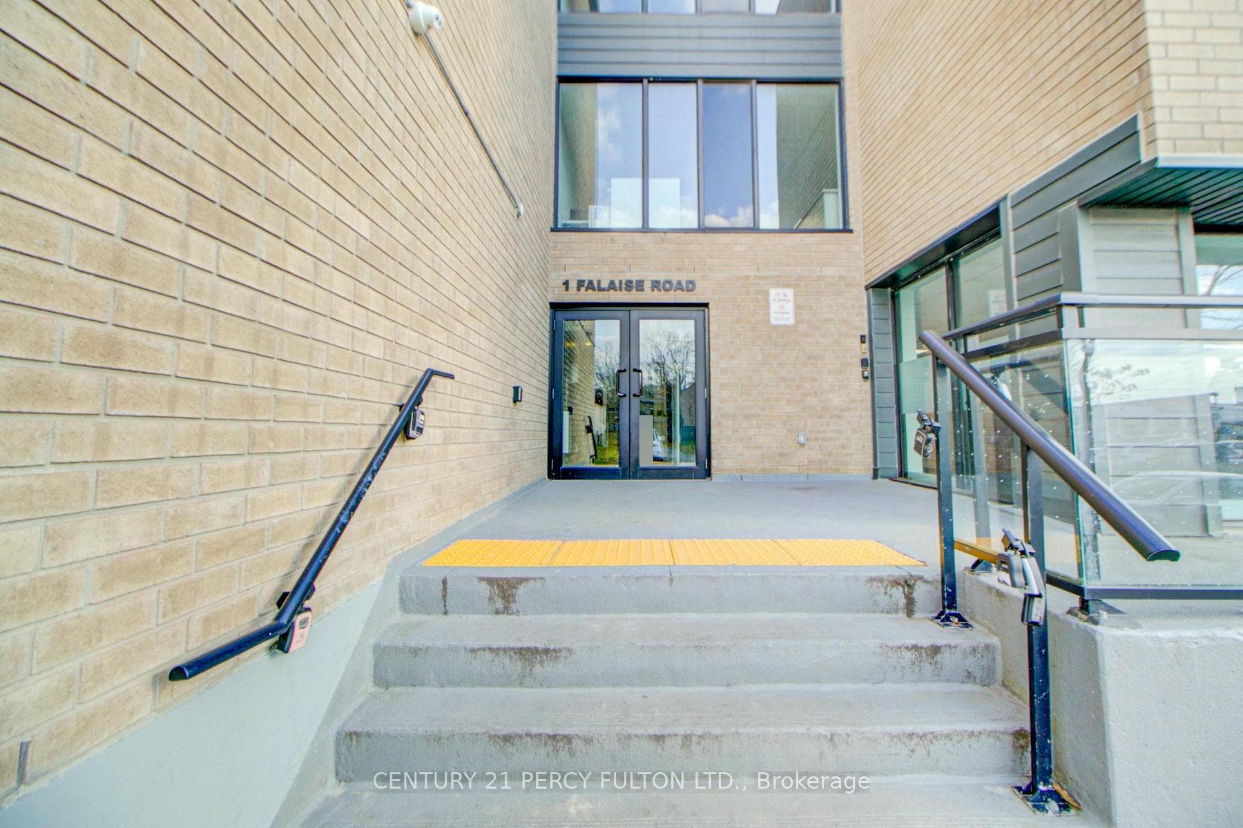 1 Falaise Road Unit 501 photo 2