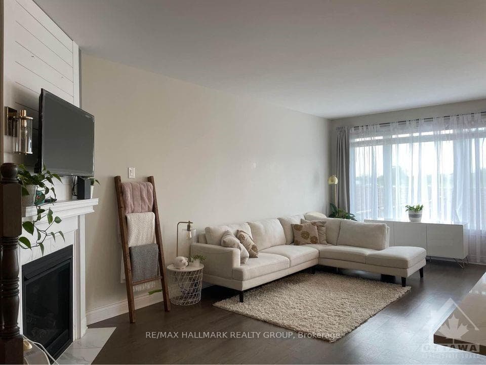45 PEEVER Place photo 10