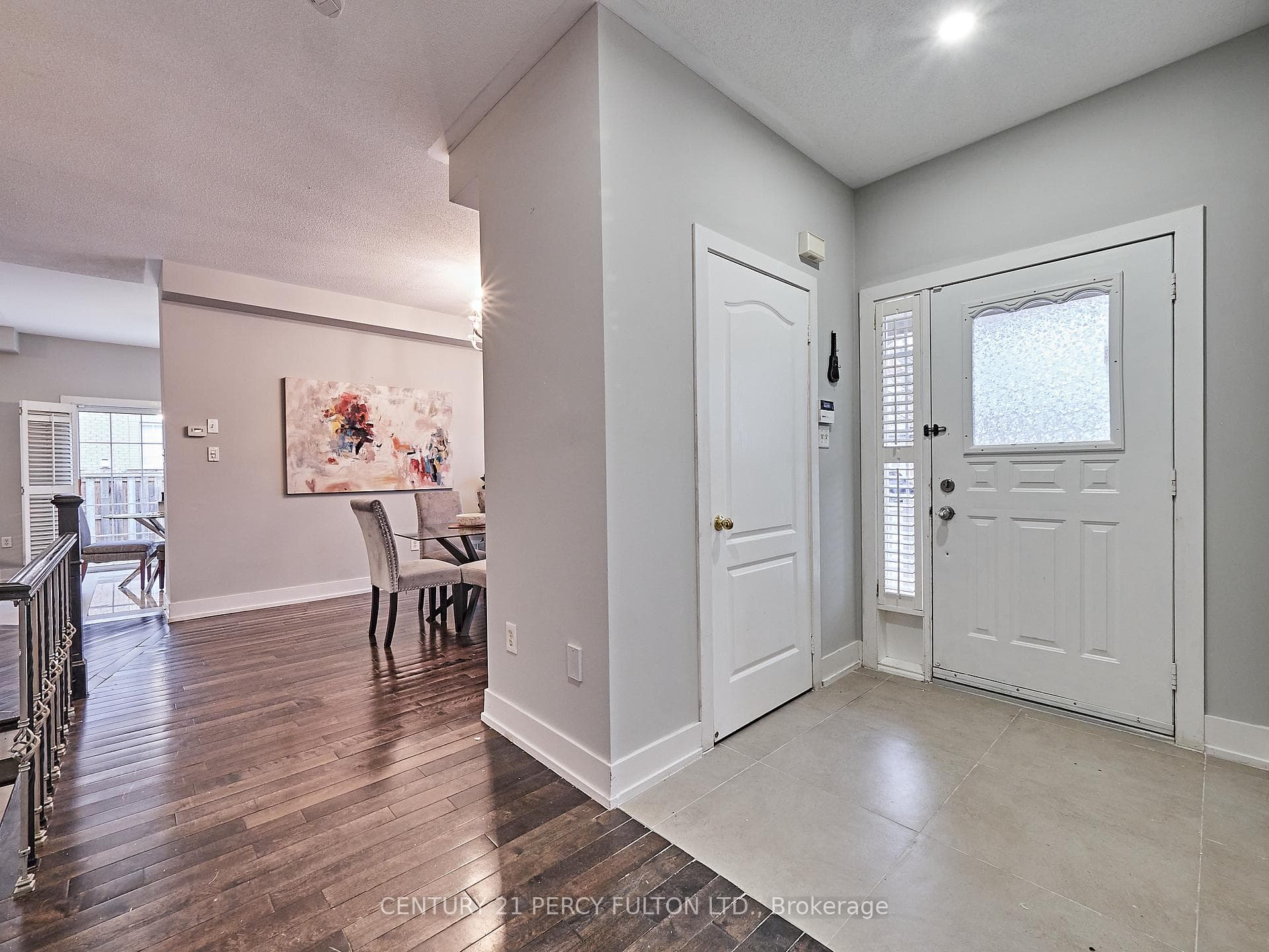 94 McSweeney Crescent photo 5