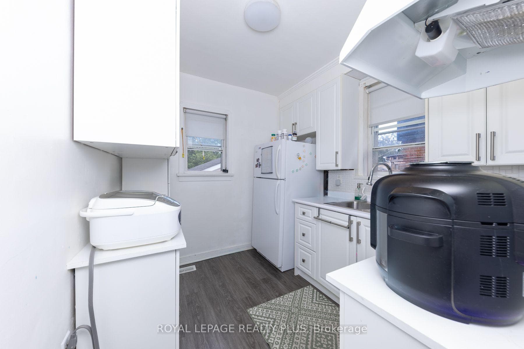 33 Dayton Avenue photo 7