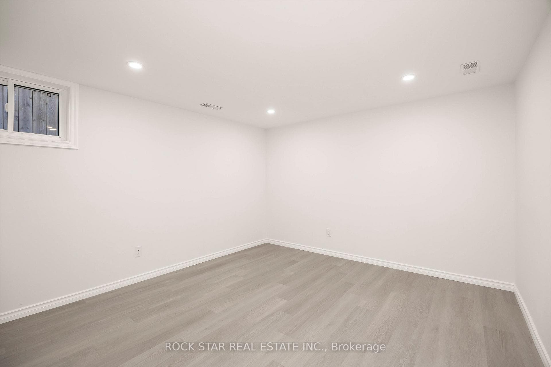 60 Champlain Avenue photo 31