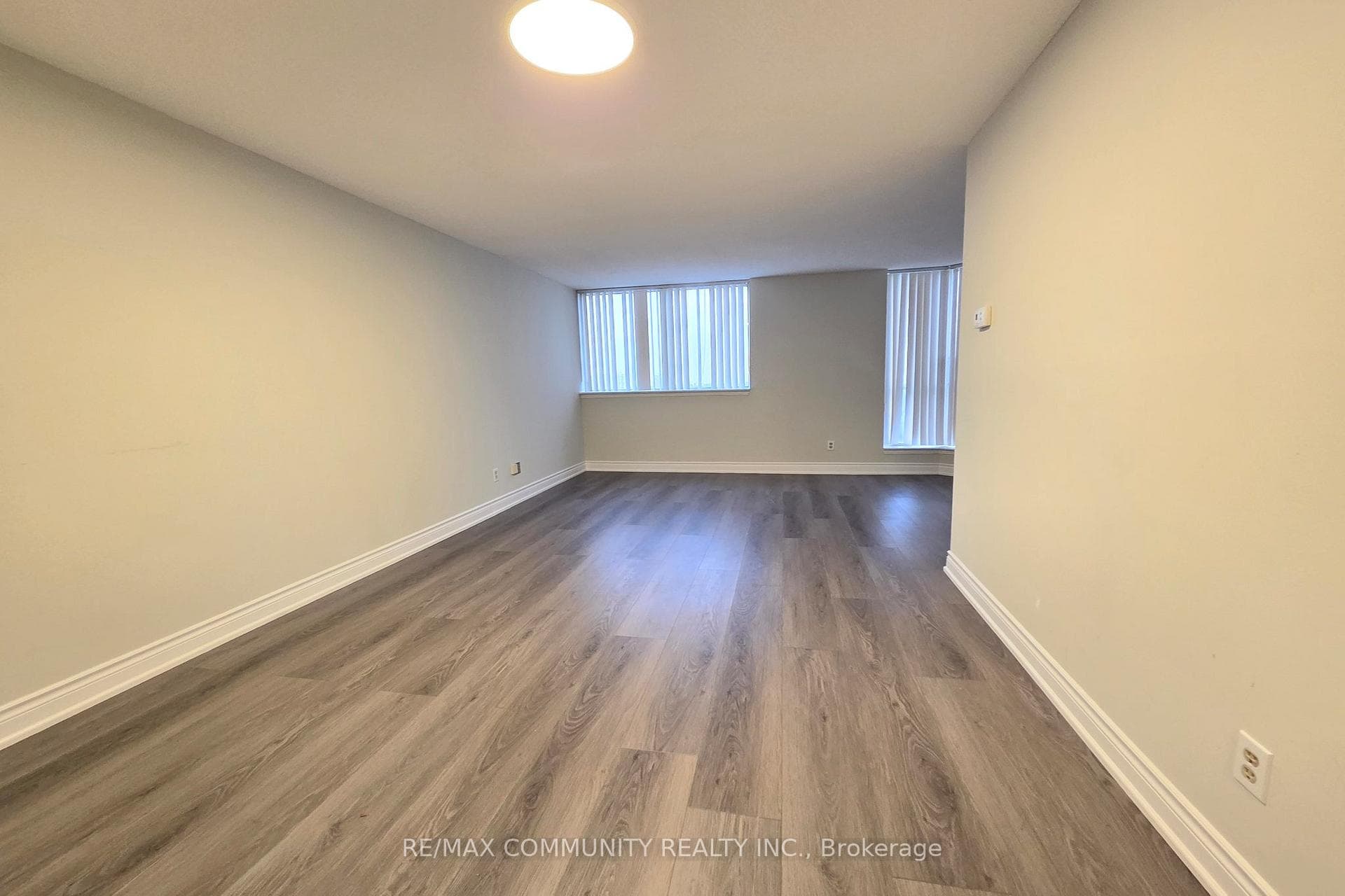 2466 Eglinton Avenue Unit 1404 photo 4